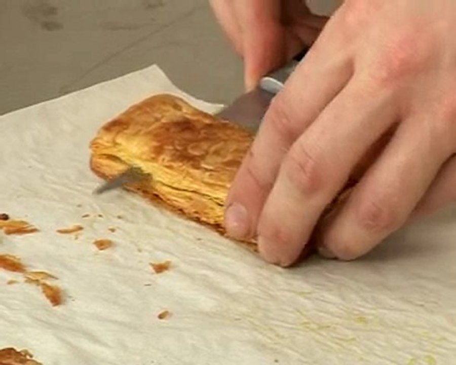 Recette de feuilletés de pousses d'épinards au macis et fromage sainte maure