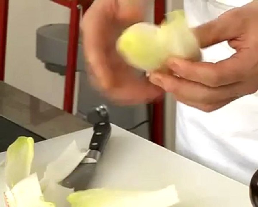 Recette de rable de lapin aux herbes, effeuillée d'endives