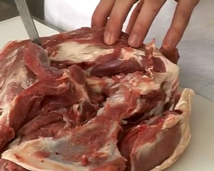 Technique de cuisine : Désosser une épaule d'agneau