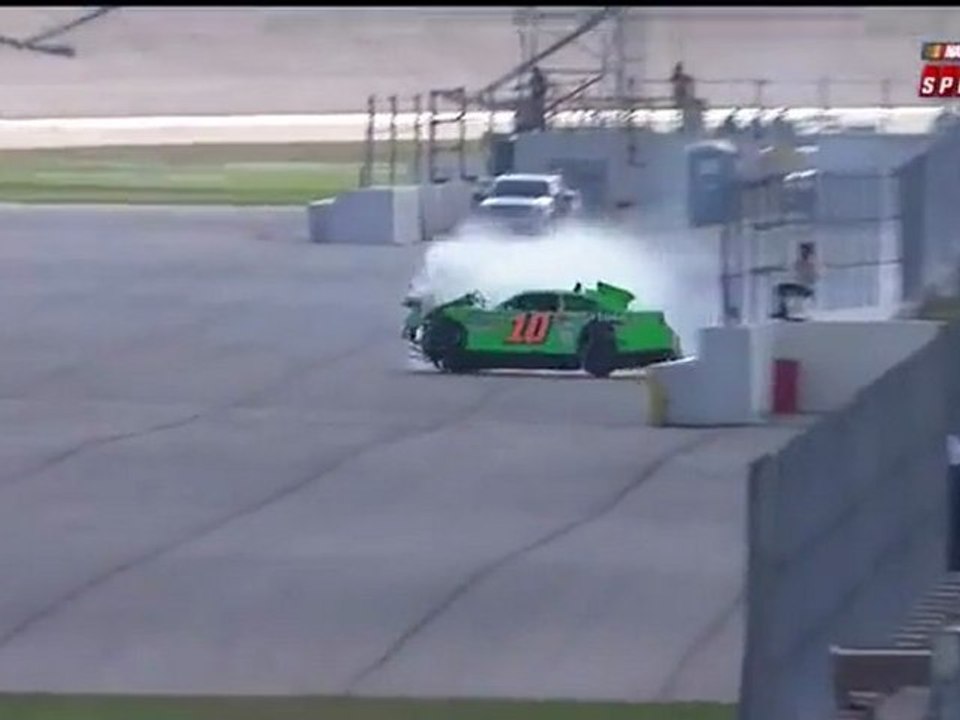 NASCAR Sprint Cup Daytona Gatorade Duel Huge crash Danica Patrick
