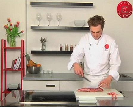 Technique de cuisine : Tailler un filet de porc en médaillon