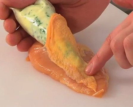 Technique de cuisine : Farcir de beurre un filet de volaille