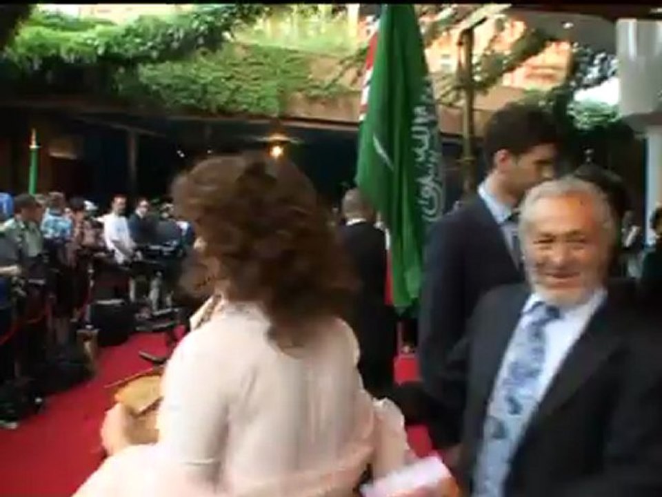 TV NEWS: Simon Cowell will judge US and UK versions of The X Factor