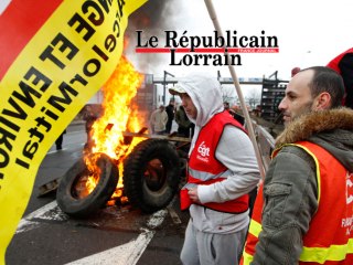 François Hollande à Florange : "On nous mène en bateau  jusqu'aux élections..."