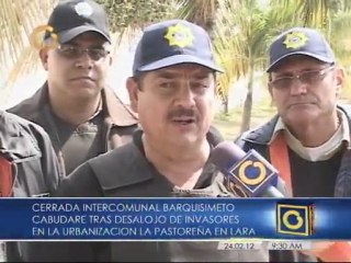 Invasores trancan la intercomunal Barquisimeto tras orden de desalojo
