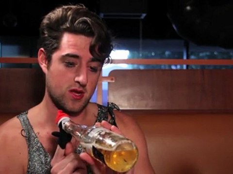 VeryBadDates... The Shit Guys Dressed Like a Girl Say Bad Date.