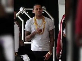 Chris Brown Accused Of Cell Phone Theft