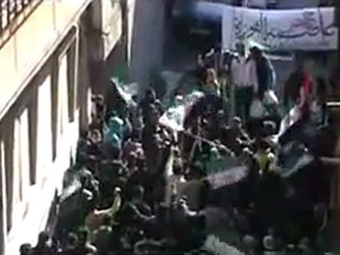 فري برس حمص باب السباع مظاهرة رااائعة باباعمرو حنا معاكي 24 2 2012