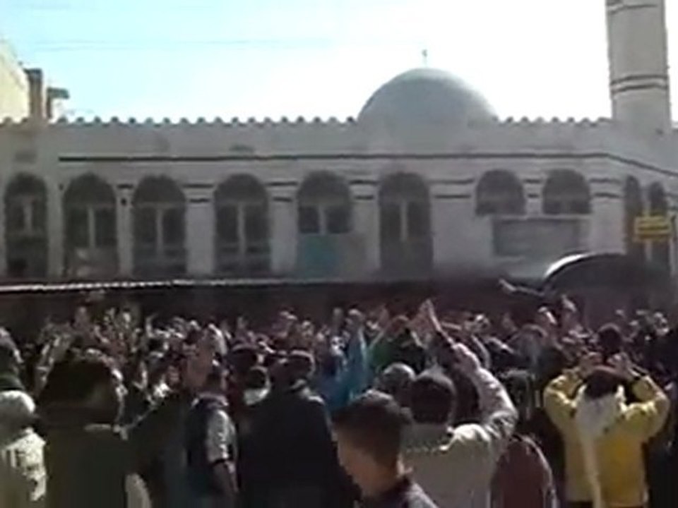 فري برس  حماة المحتلة   مظاهرة جامع الشهداء   جمعة باب عمر 24 2 2012