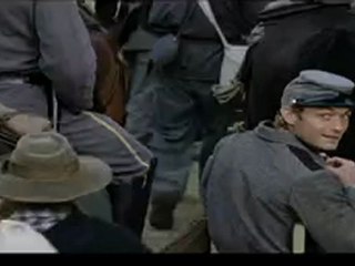 Ada regarde par fenetre, lui en s'habillant, après le baiser : R. à C.