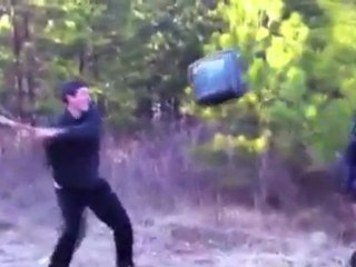 'Vỡ mồm' vì chơi bóng chày