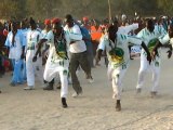 Lutte sénégalaise - Avant le combat - Danse des écuries des lutteurs