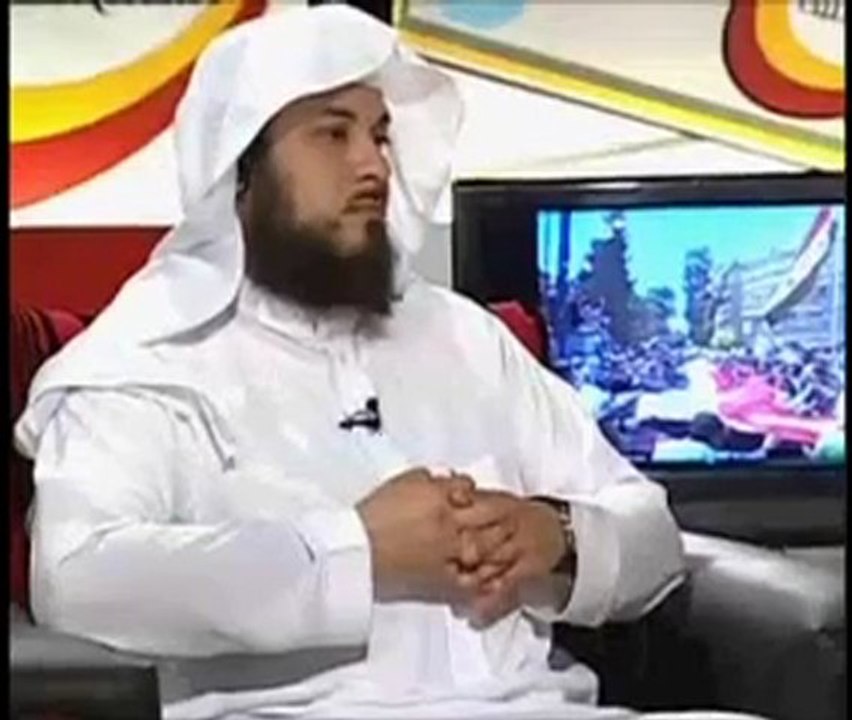 ‫الشيخ العريفي لم يستطع أن ينطق بكلمة أمام الشاب السوري‬