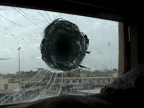 Irak : sauvés grâce à leur vitre blindée