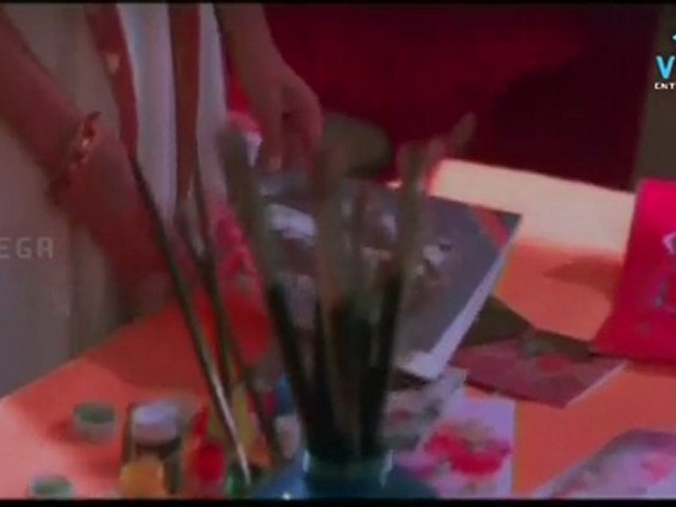 Avalukaga - Maheshwari Praising Ravi Teja