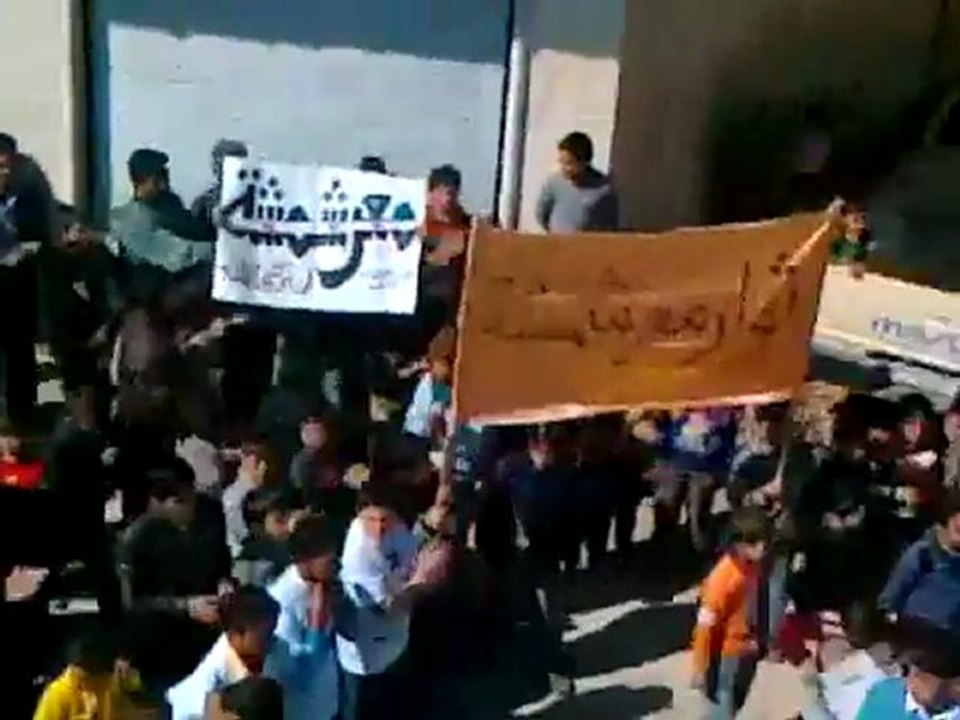 فري برس ادلب معرشمشة مظاهرة في جمعة سننتفض من أجلك بابا عمرو 24ــ2ــ2012