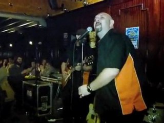 SHAKE YOUR HIPS CARTONNE A L'INDIA PUB