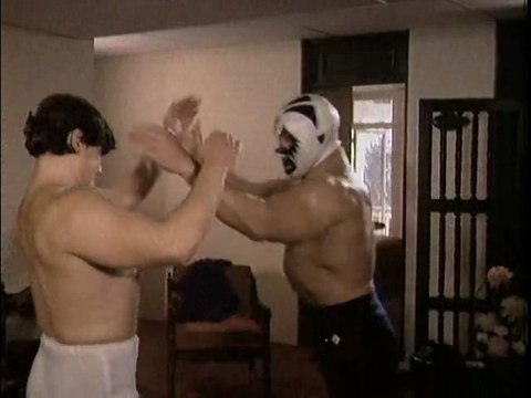 3 Mil Mascaras ''Una Rosa sobre el ring'' PT3.
