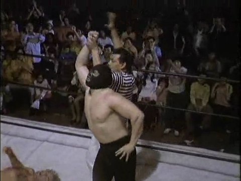 2 Mil Mascaras ''Una Rosa sobre el ring'' PT2.