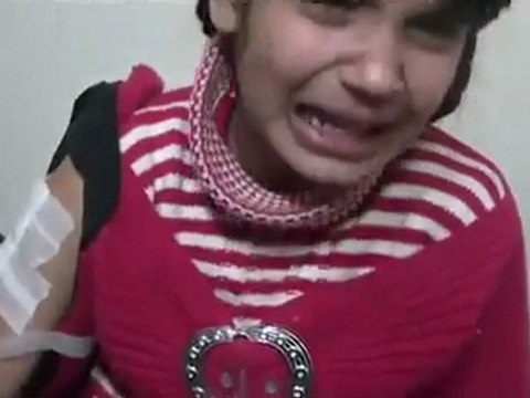 فري برس حمص القصير طفلة مصابة نتيجة القصف العشوائي على المنازل 24 2 2012