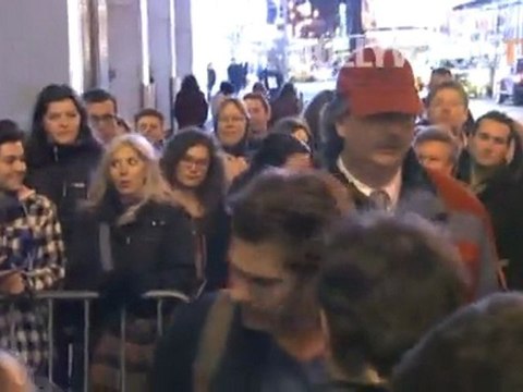 Andrew Garfield Signs Autographs after 'Death of a Salesman'