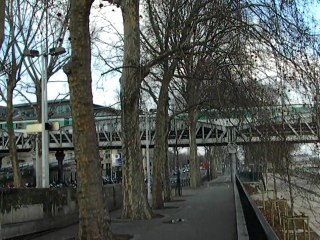 traversee du pont d'Austerlitz par rames de metro