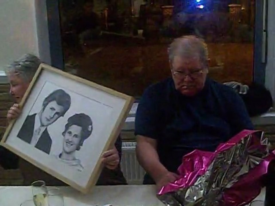 Cadeaux portrait de mes parents en mariés en dessins MAGNIFIQUE !!!