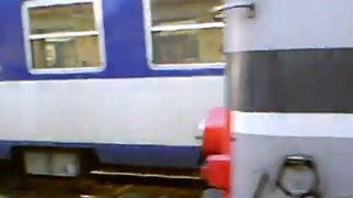 croissement d'un RRR avec un train de nuit de forcemment en gare de l'argentiere