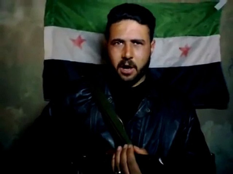 فري برس الشرطي احمد لطوف يعلن انشقاقه وانضمامه للجيش الحر 26 2 2012