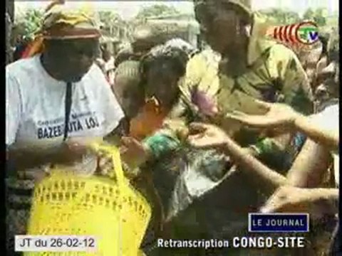 Distribution des paniers au marché de Kinsoundi