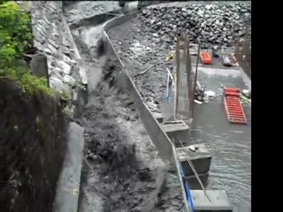 La crue de l'Arvan fin mai 2010, sur le chantier de la centrale hydroélectrique des Clapeys.