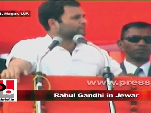 Rahul Gandhi in Jewar reminds the people about the anti-farmer policies of the BSP Govt.