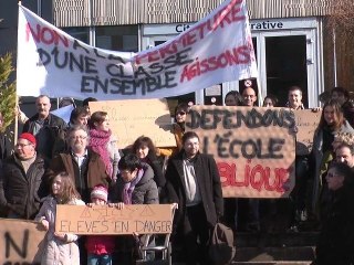 Le collège Paul Prudhon de Cluny manifeste à l'IA de Mâcon