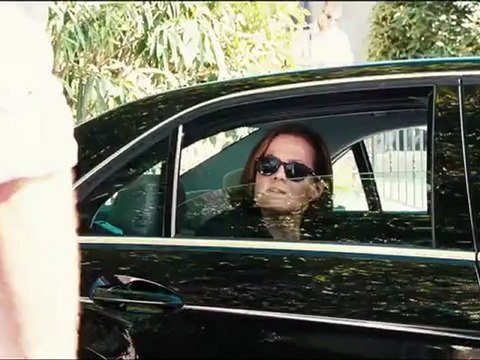 Средь бела дня дублированный трейлер