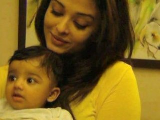 Aishwarya Rai Bachchan And Beti B's Leaked Photo Is Real? - Bollywood News
