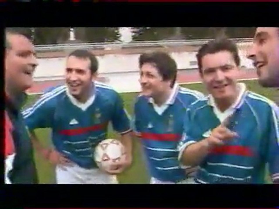 Jean Dujardin parodie Zinedine Zidane (Les Yeux dans les Bleus)