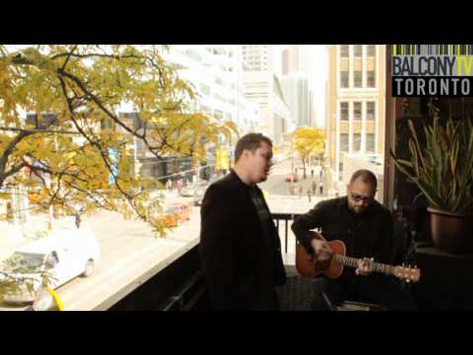 ROYMACKONKEY - RANDOM HEARTS (BalconyTV)