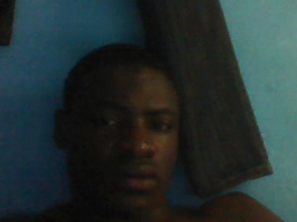 Pow pow, c’est le retour du rap français ! Après de nombreux teasers annonçant le retour du rappeur du 94, Kery James a officiellement dévoilé le clip marquant son grand retour, Lettre à la République. Comme on pouvait s’y attendre, Kery a sort