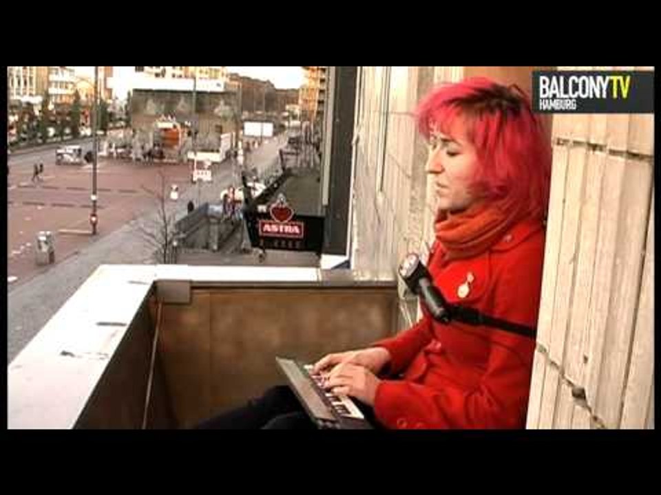 KIM BOEKBINDER (BalconyTV)