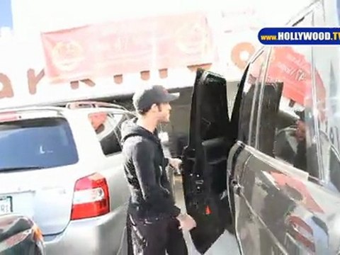 Pete Wentz Has a Hot Lunch Date