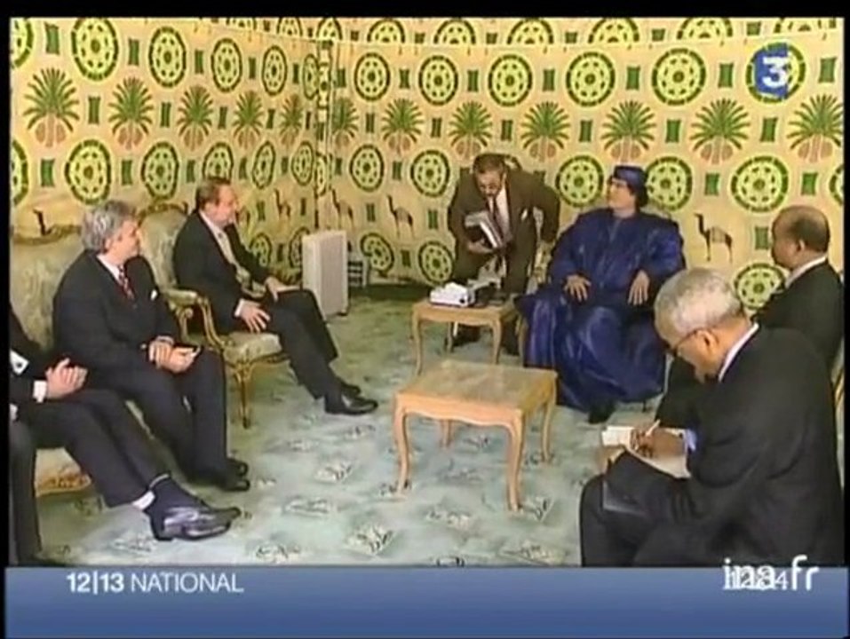 Nicolas Sarkozy- Kadhafi en France retournement de veste