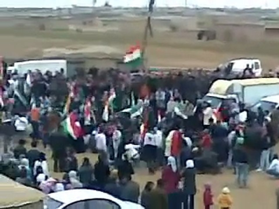 فري برس قامشلو قرية الشبك تشييع جنازة المجند الشهيد آياز 27 2 2012