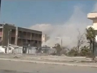 فري برس حمص بابا عمرو تدمير منزل بكامله بالقصف الصاروخي لليوم 24   27 2 2012