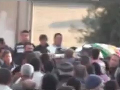 فري برس تلبيسة تشييع الشهيد محمد خير ميزنازي 25 2 2012