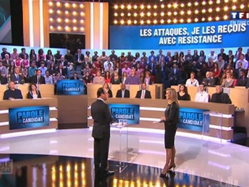 Hollande répond aux attaques de Sarkozy sur sa compagne