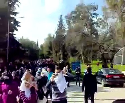 فري برس مظاهره بجامعة كلية العلوم حلب 28 2 2012 جـ2