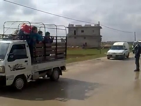 فري برس ريف حلب نزوح أهالي اعزاز 28 2 2012 ج2