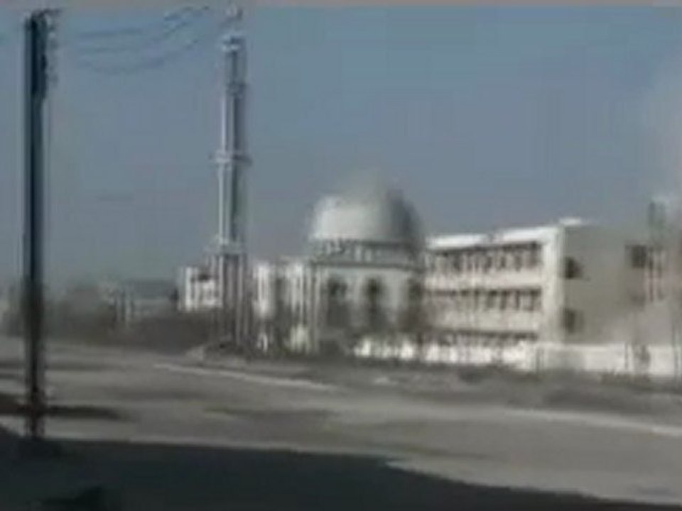 فري برس   حمص بابا عمرو تدمير الحي بالقذائف الصاروخية 27 2 2012