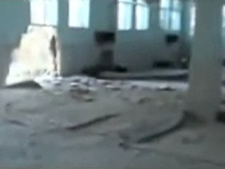 فري برس   حمص بابا عمرو اثار الدمار على المسجد الانوار 27 2 2012