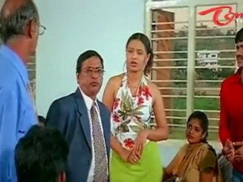 Aditya Om Kills An Ant On Rekha's Back - Telugu Comedy
